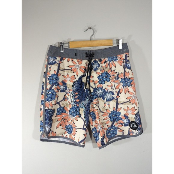 Quicksilver Floral Highline Silent Fury 19" Boardshorts Men Size 32 - Picture 3 of 11